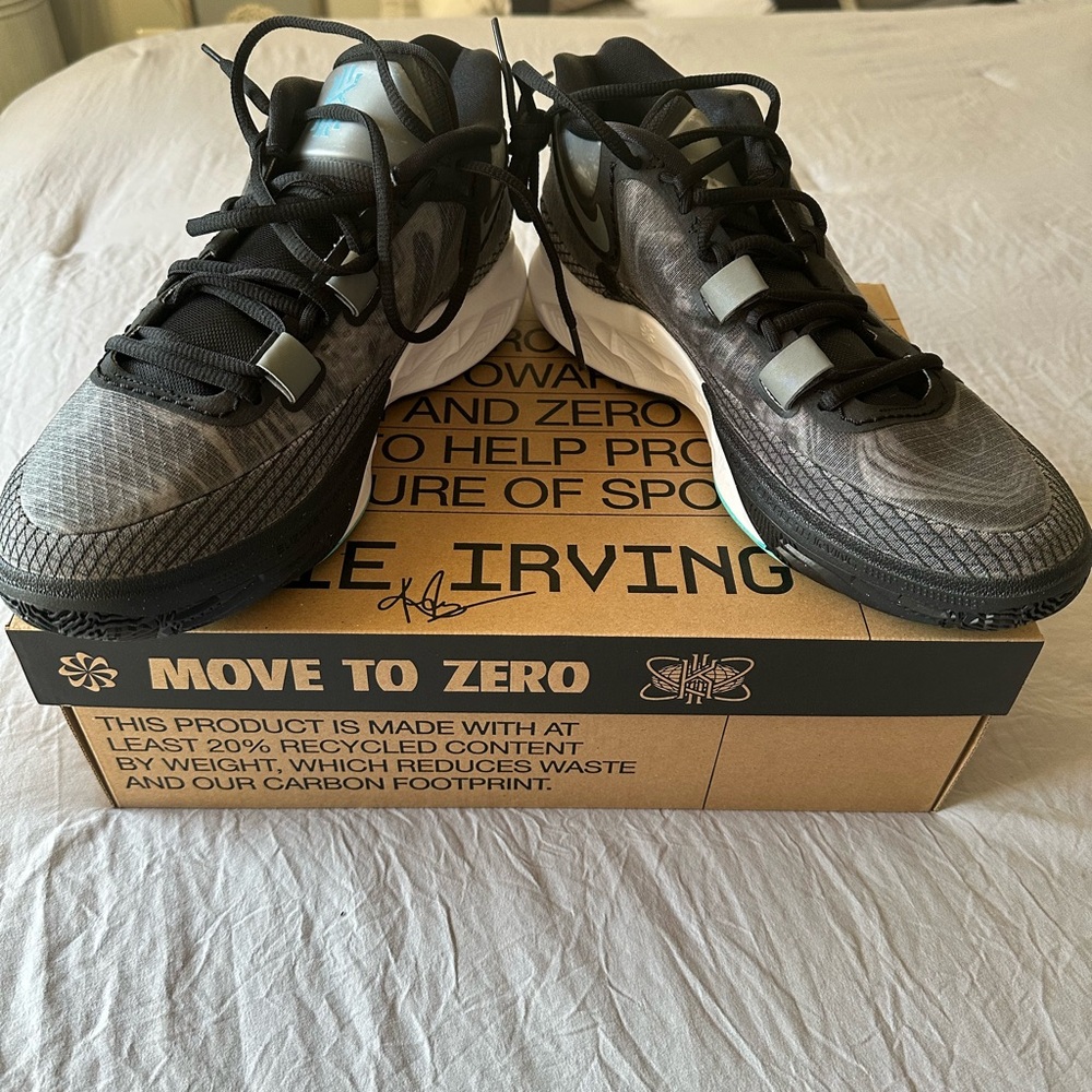 Nike Kyrie Irving 8 Men’s Sneakers